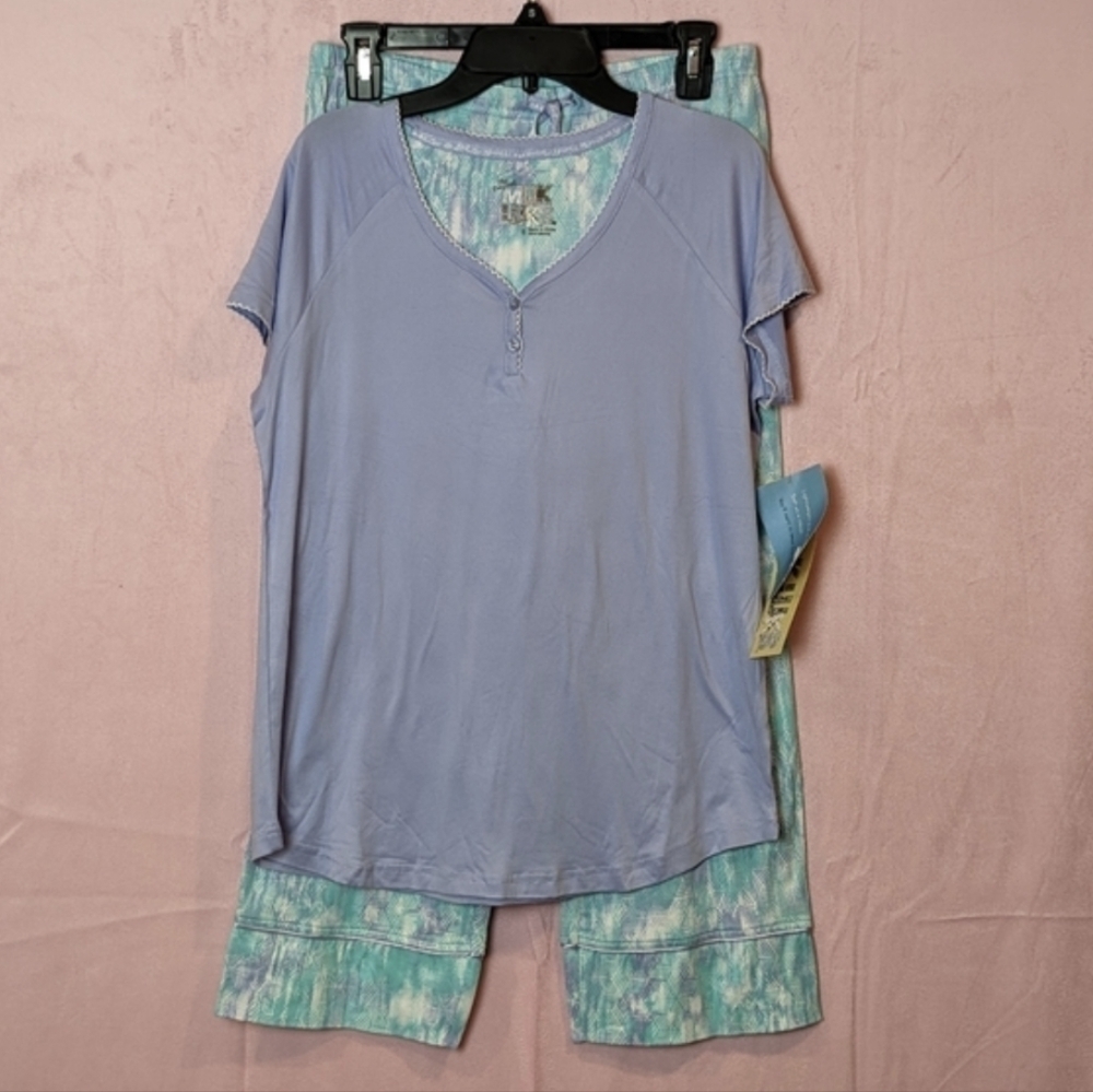 Muk Luks Blue and Purple Short Sleeve Tee and Matching Pants Pajama Set Small